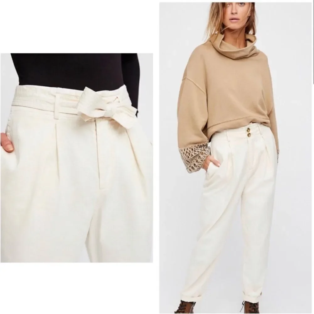 FREE PEOPLE High Waisted ‘90S Peg Paperbag Pants in Creme- Size 8